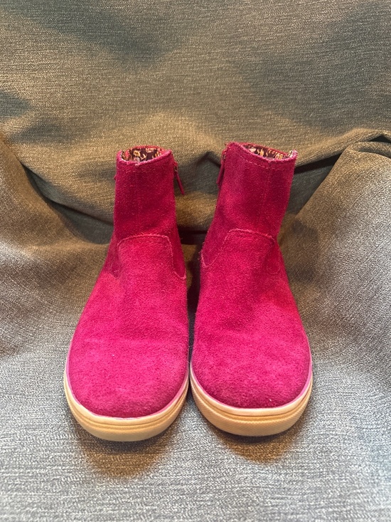 Lands' End Other - Lands End pink suede boots